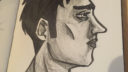 Dessin de visage en noir et blanc avec ombre et détails expressifs