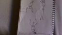 Dessin de deux personnages avec des motifs floraux, style simple et coloré