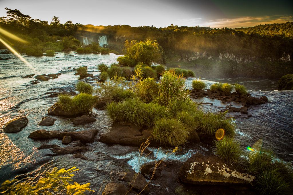 photo paysage avec chutes d'eau