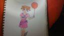 Dessin coloré d'une fille tenant un ballon, style simple et enfantin