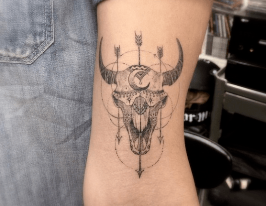 Tatouage Dr Woo (tatoueur)