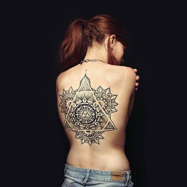 Tatouage Marine Ishigo (tatoueuse)