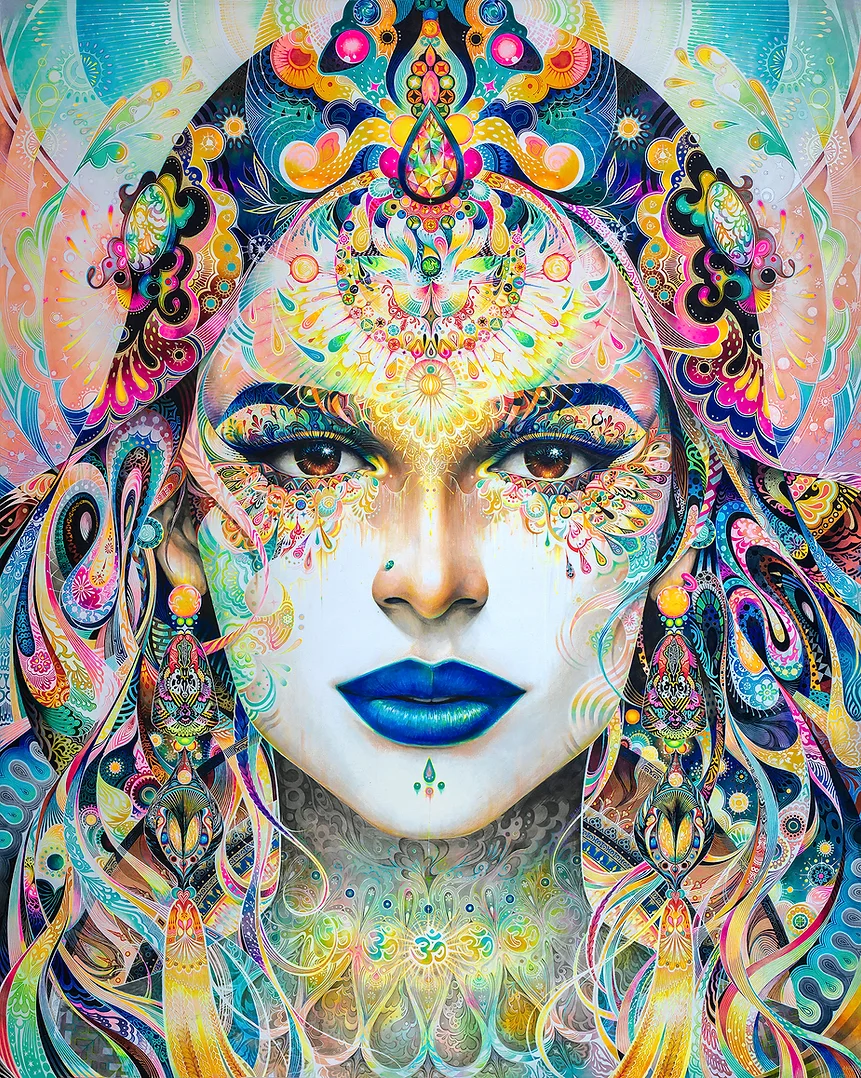 Portrait féminin avec lèvres bleues et ornements spirituels complexes par Minjae Lee