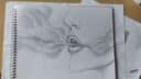 Croquis d'un visage féminin avec des cheveux et de la fumée